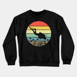 Diving Retro Sun Sea Diver Gift Crewneck Sweatshirt